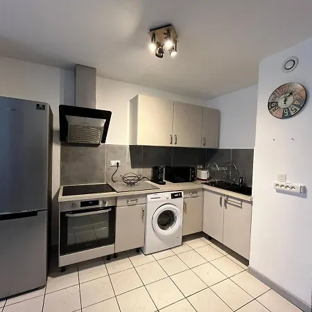 Apartment Air Conditioned 270m From