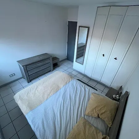 Apartment Air Conditioned 270m From *