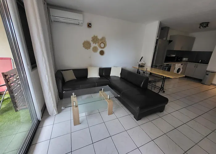 Air Conditioned 270m From Apartman *